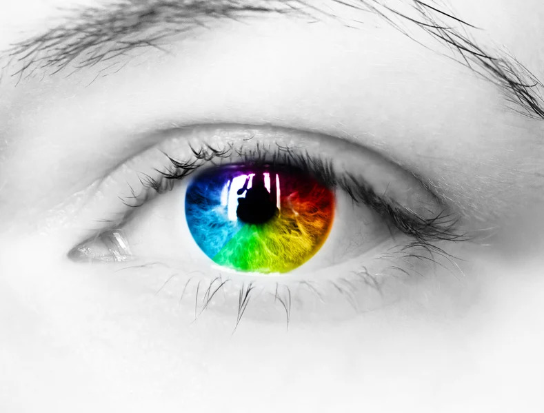 eye with rainbow coloring